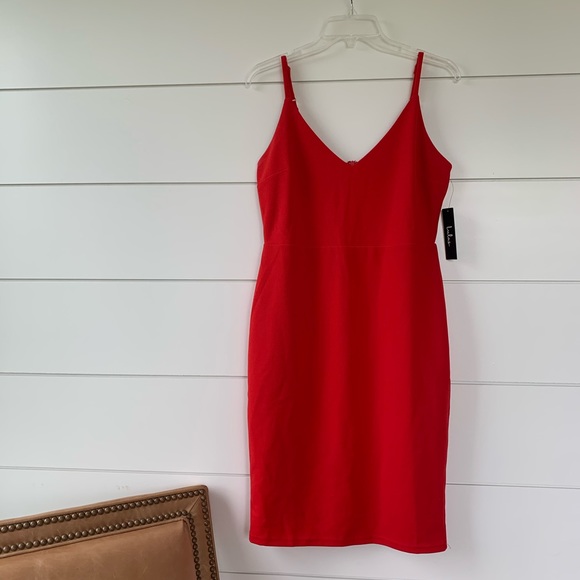Lulu’s Stunning Red Dress - Picture 1 of 6